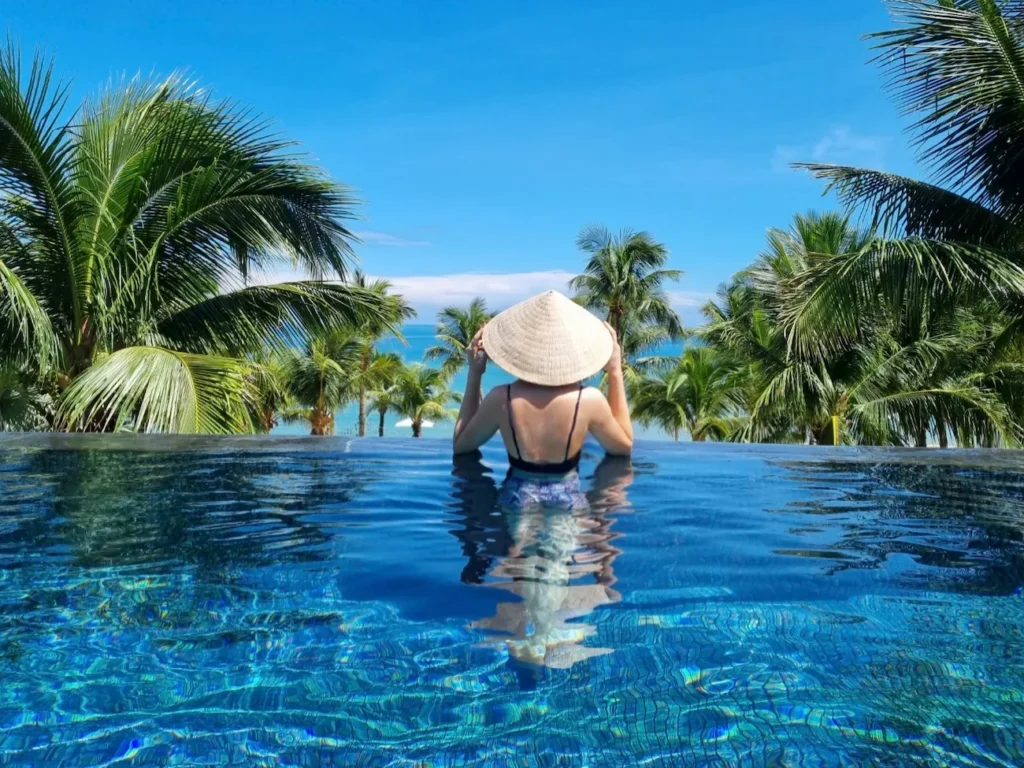 A Return to InterContinental Danang Sun Peninsula Resort infinty pool at InterContinental Danang Sun Peninsula Resort